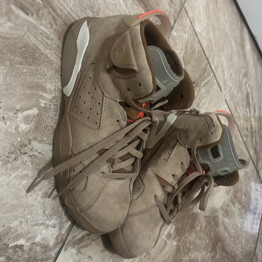 Travis Scott x Jordan 6 Retro - Picture 5 of 5